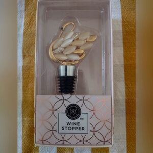 New in Box Swan Shaped Wine Stopper